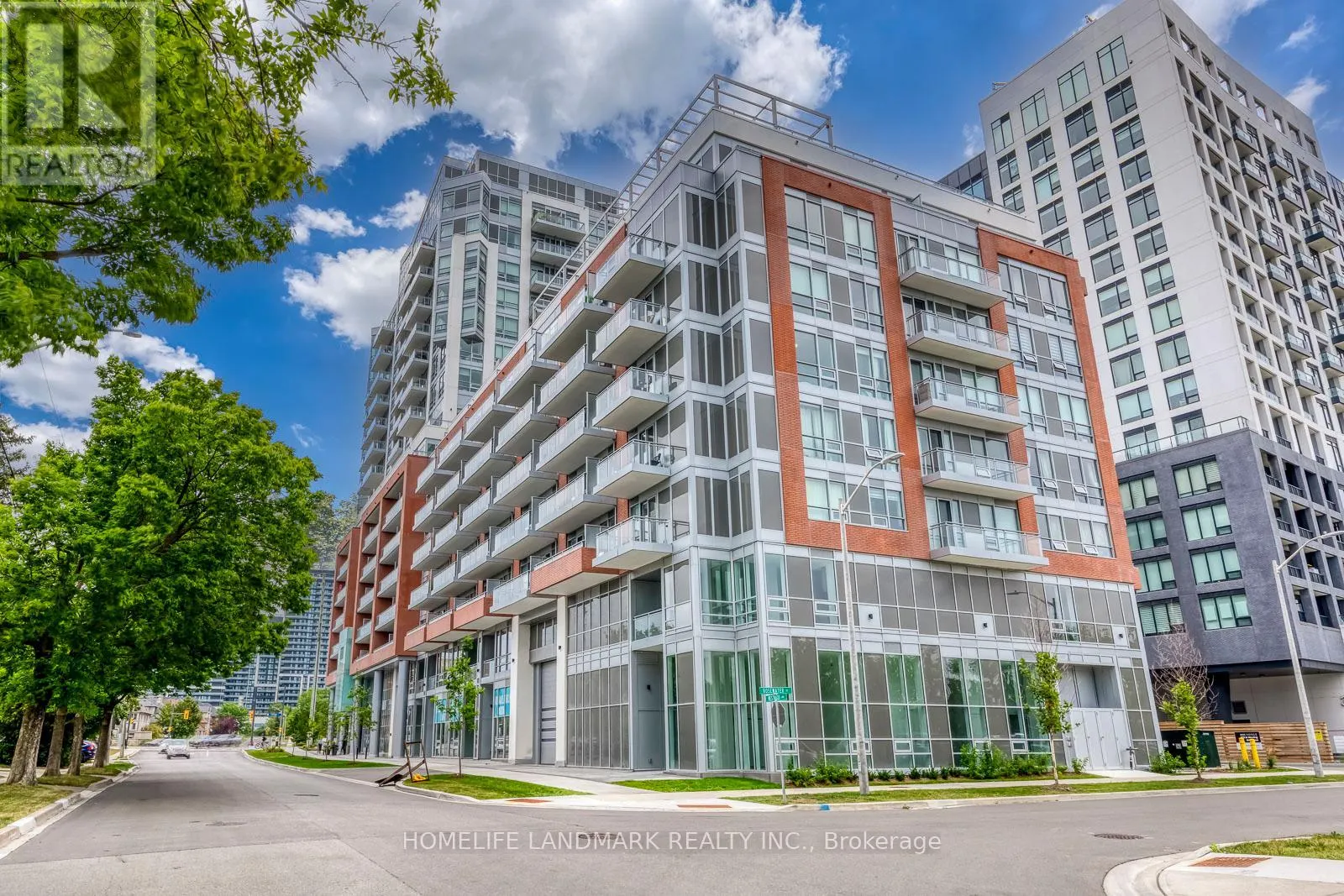 307 - 8888 YONGE STREET