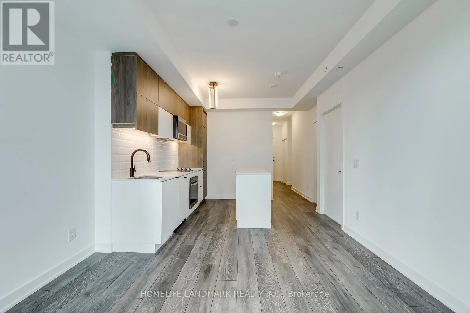 307 - 8888 YONGE STREET