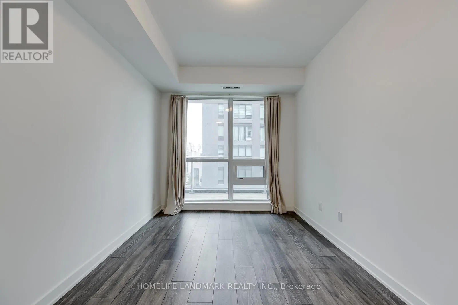 307 - 8888 YONGE STREET