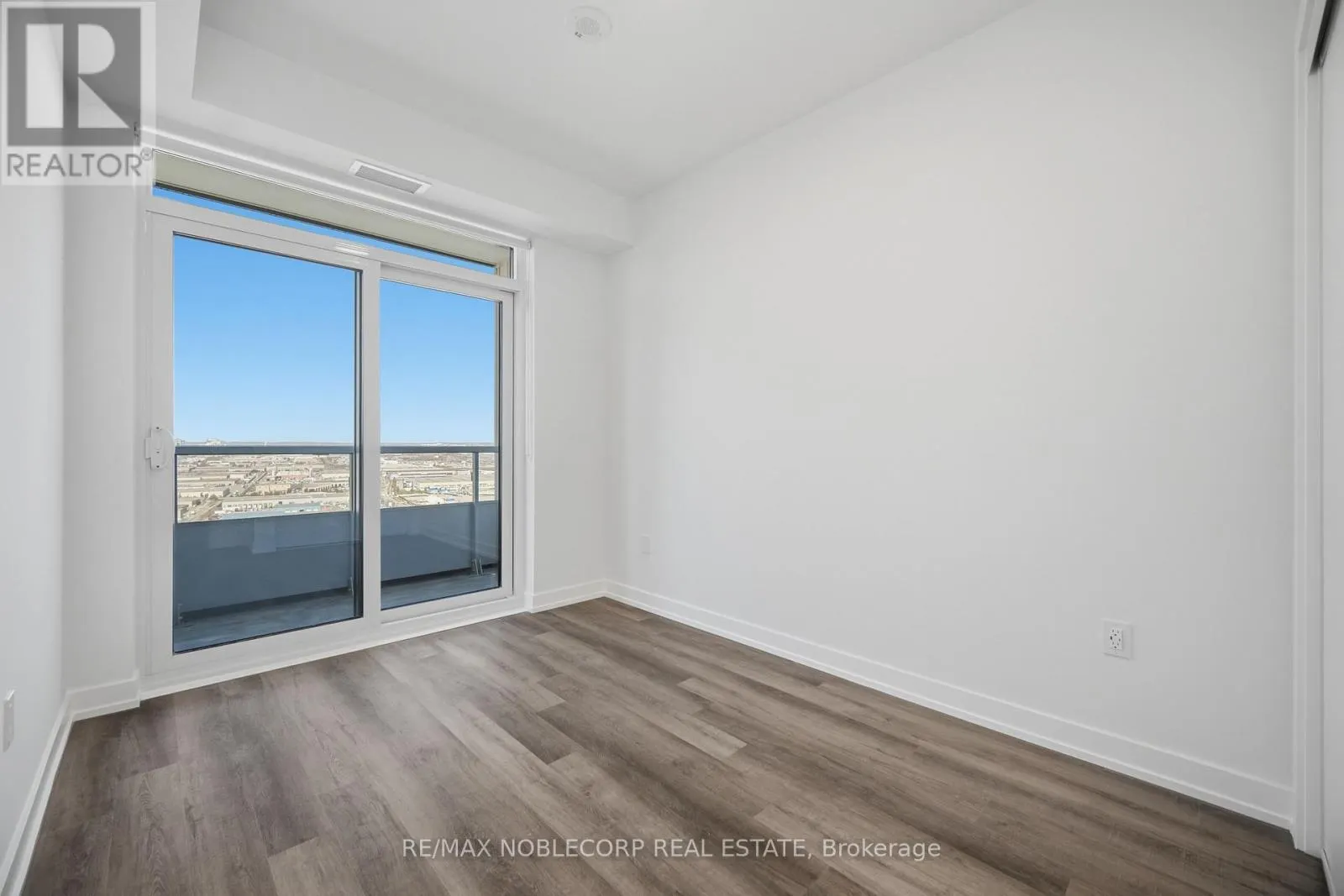 2501 - 5 MEADOWDALE ROAD