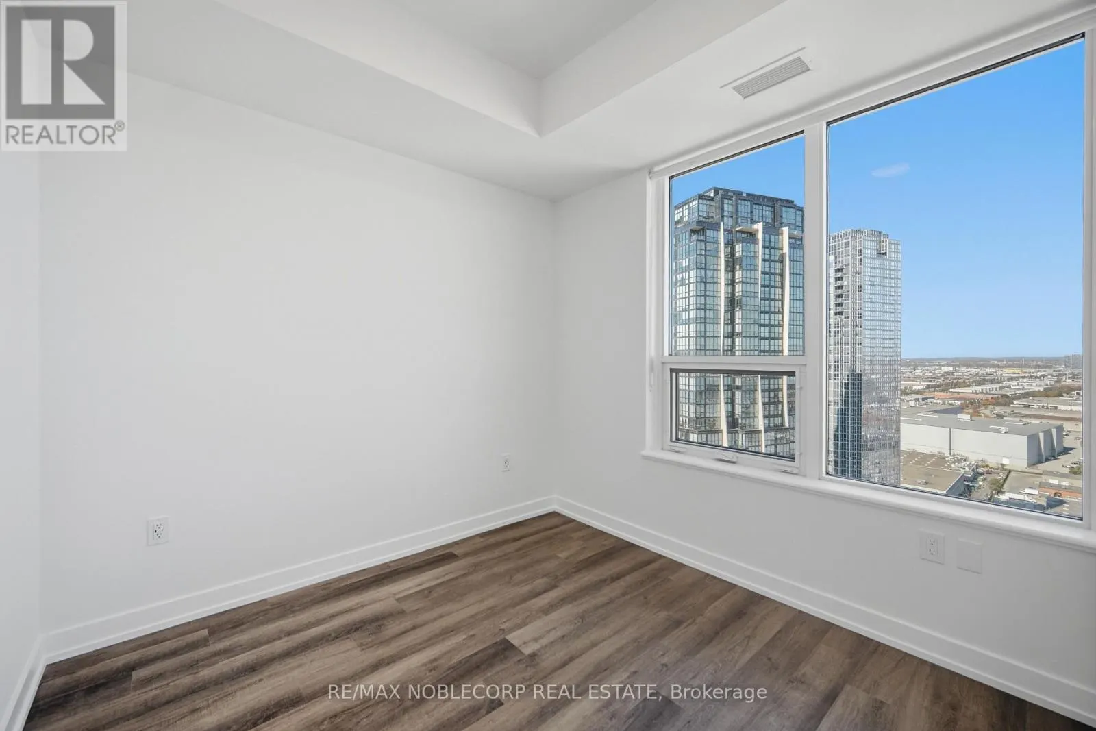 2501 - 5 MEADOWDALE ROAD