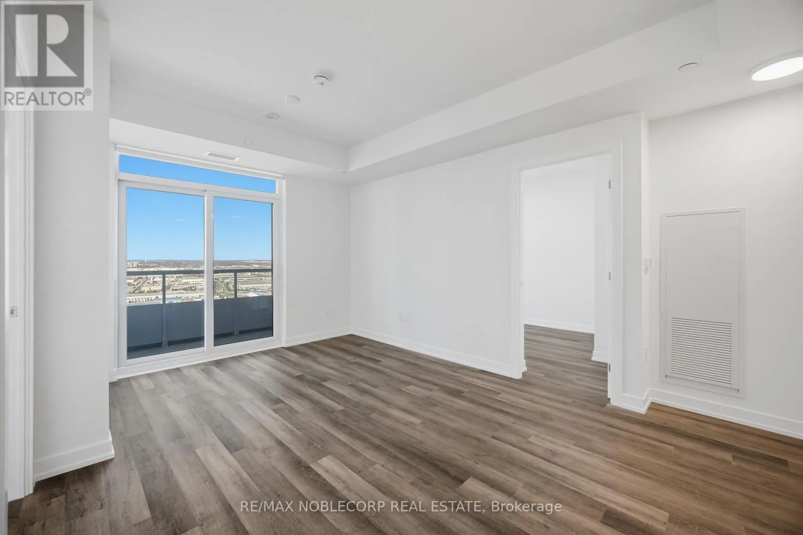 2501 - 5 MEADOWDALE ROAD