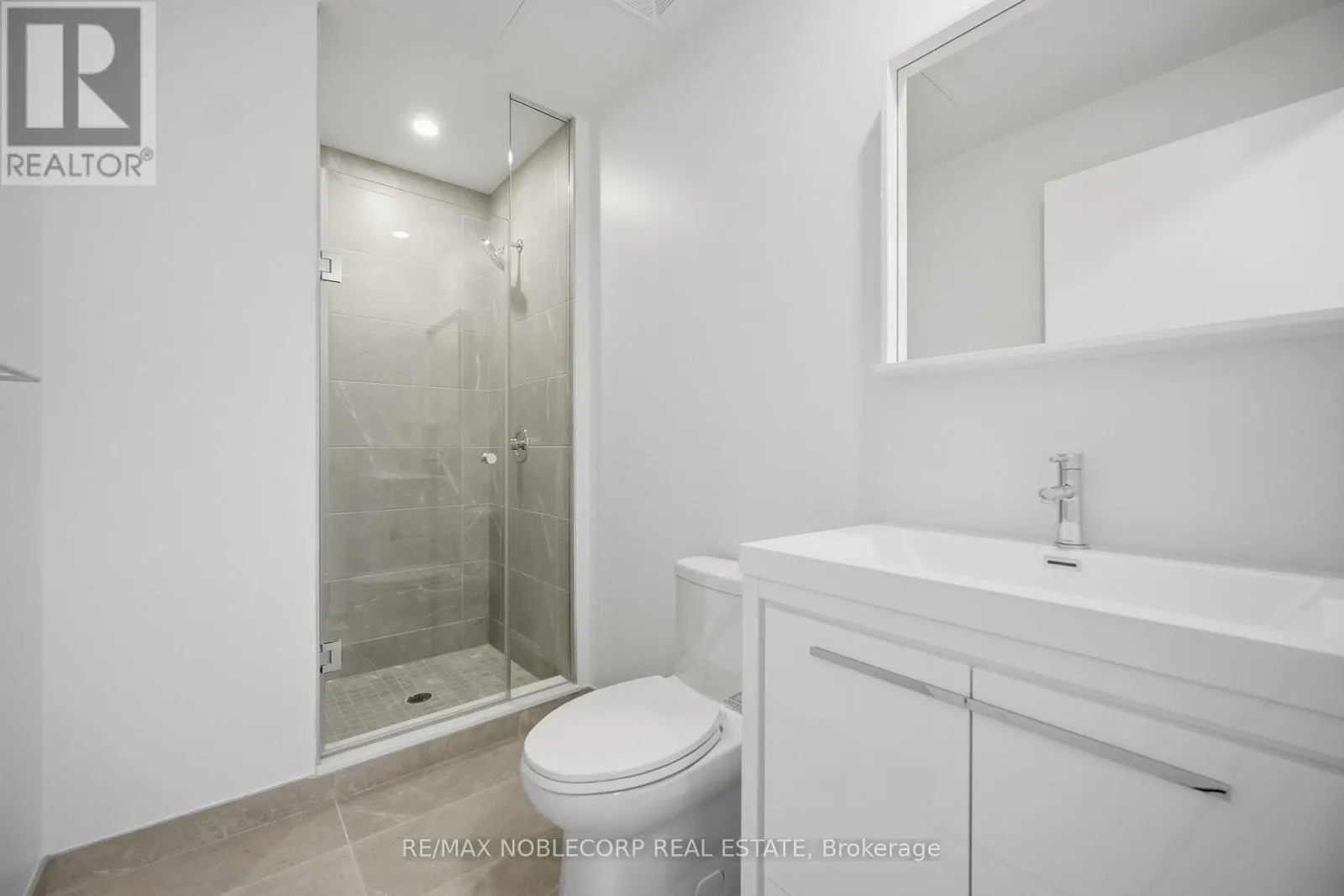 2501 - 5 MEADOWDALE ROAD