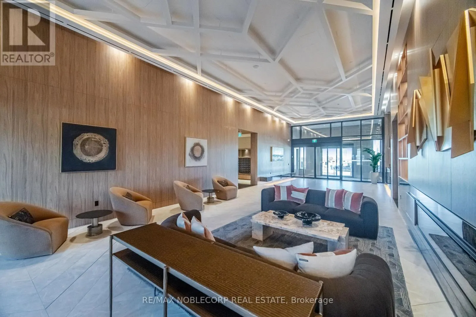 2501 - 5 MEADOWDALE ROAD
