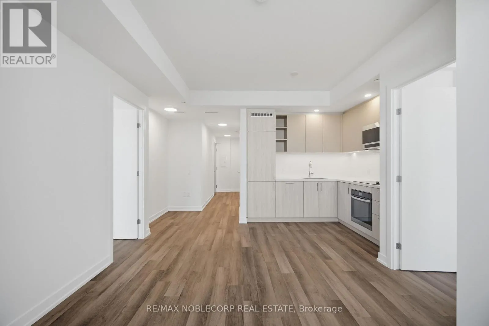 2501 - 5 MEADOWDALE ROAD