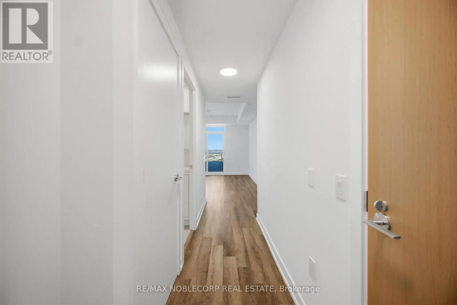 2501 - 5 MEADOWDALE ROAD
