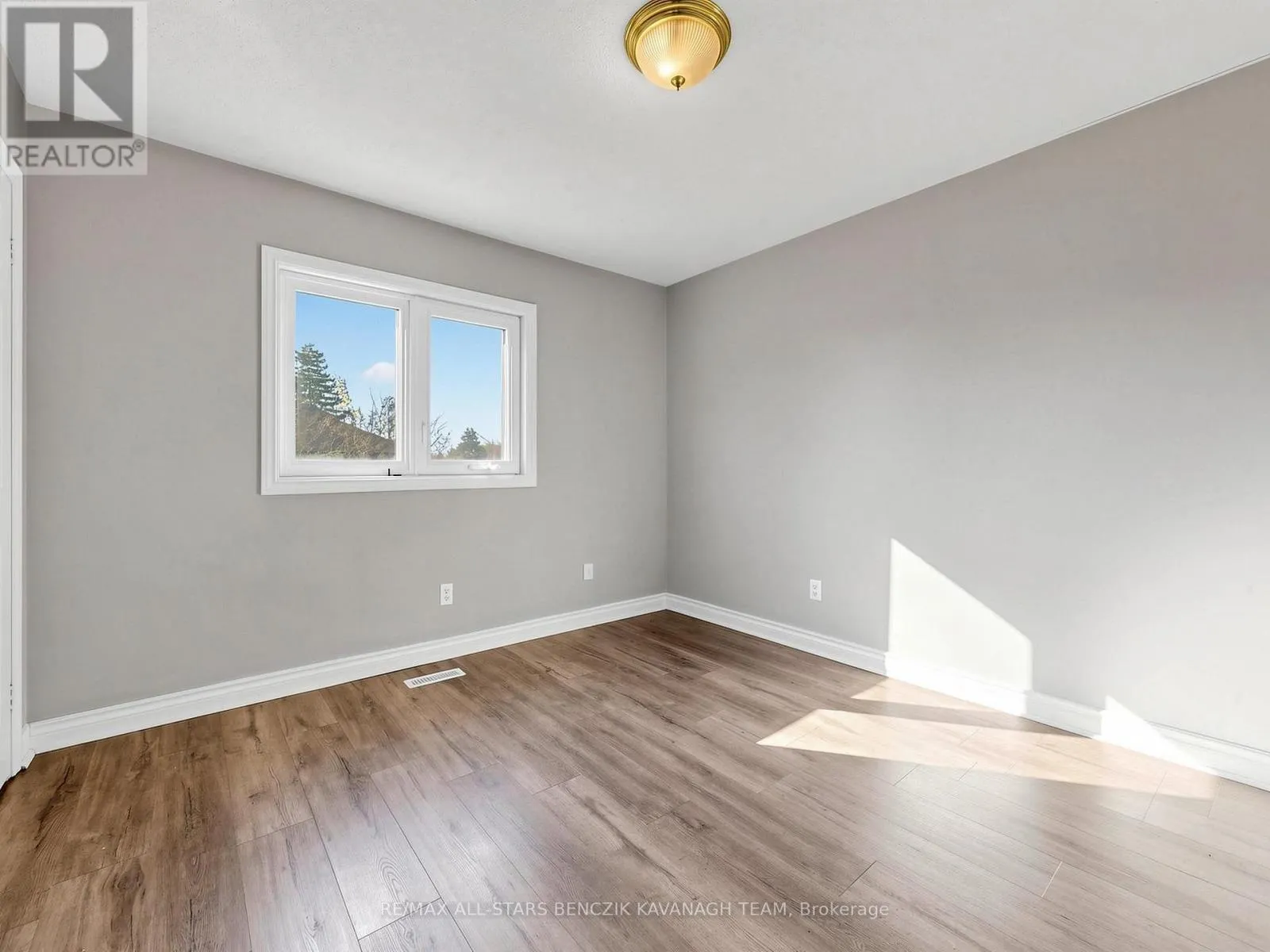 37 DOWLING CIRCLE