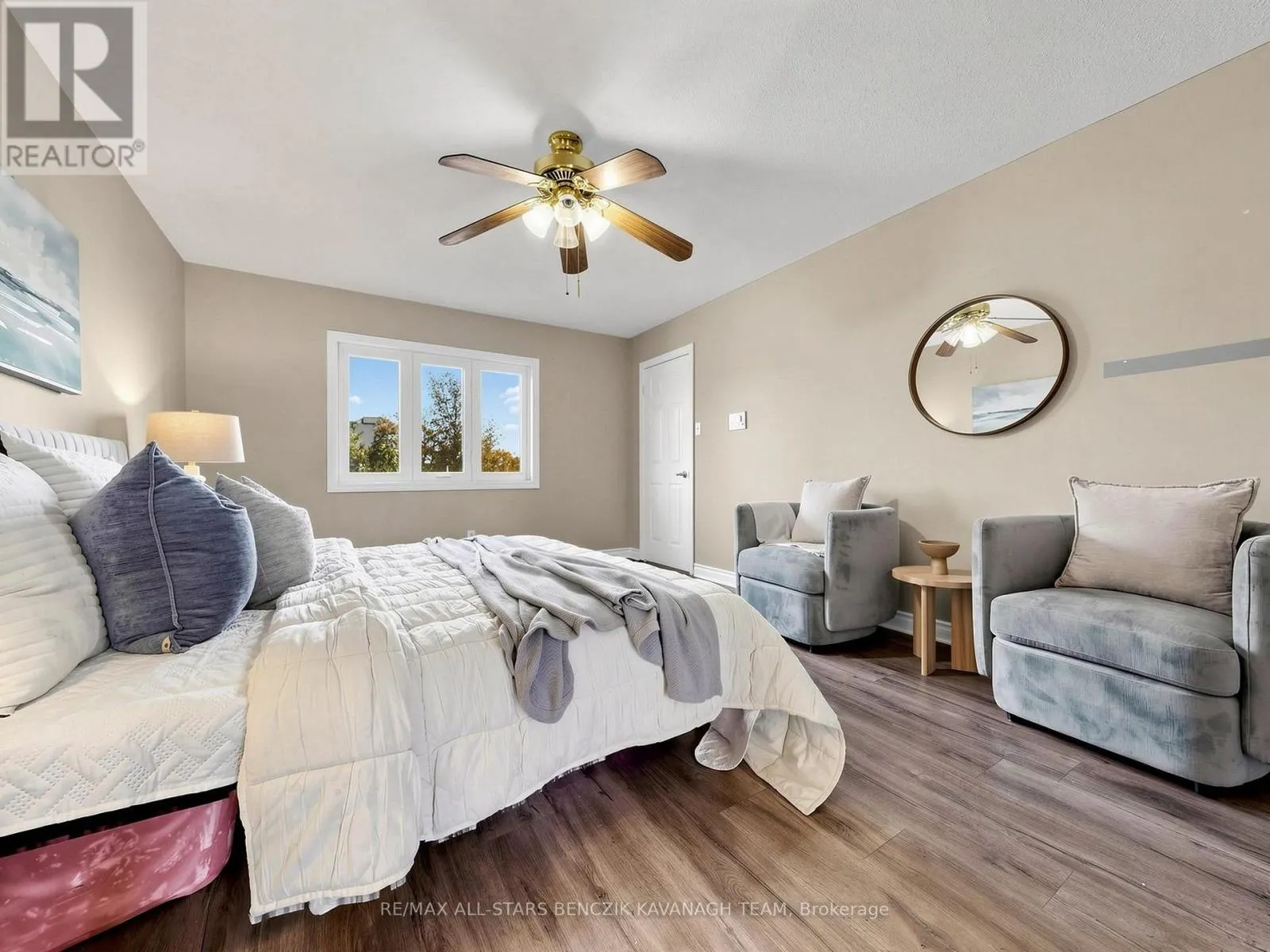 37 DOWLING CIRCLE