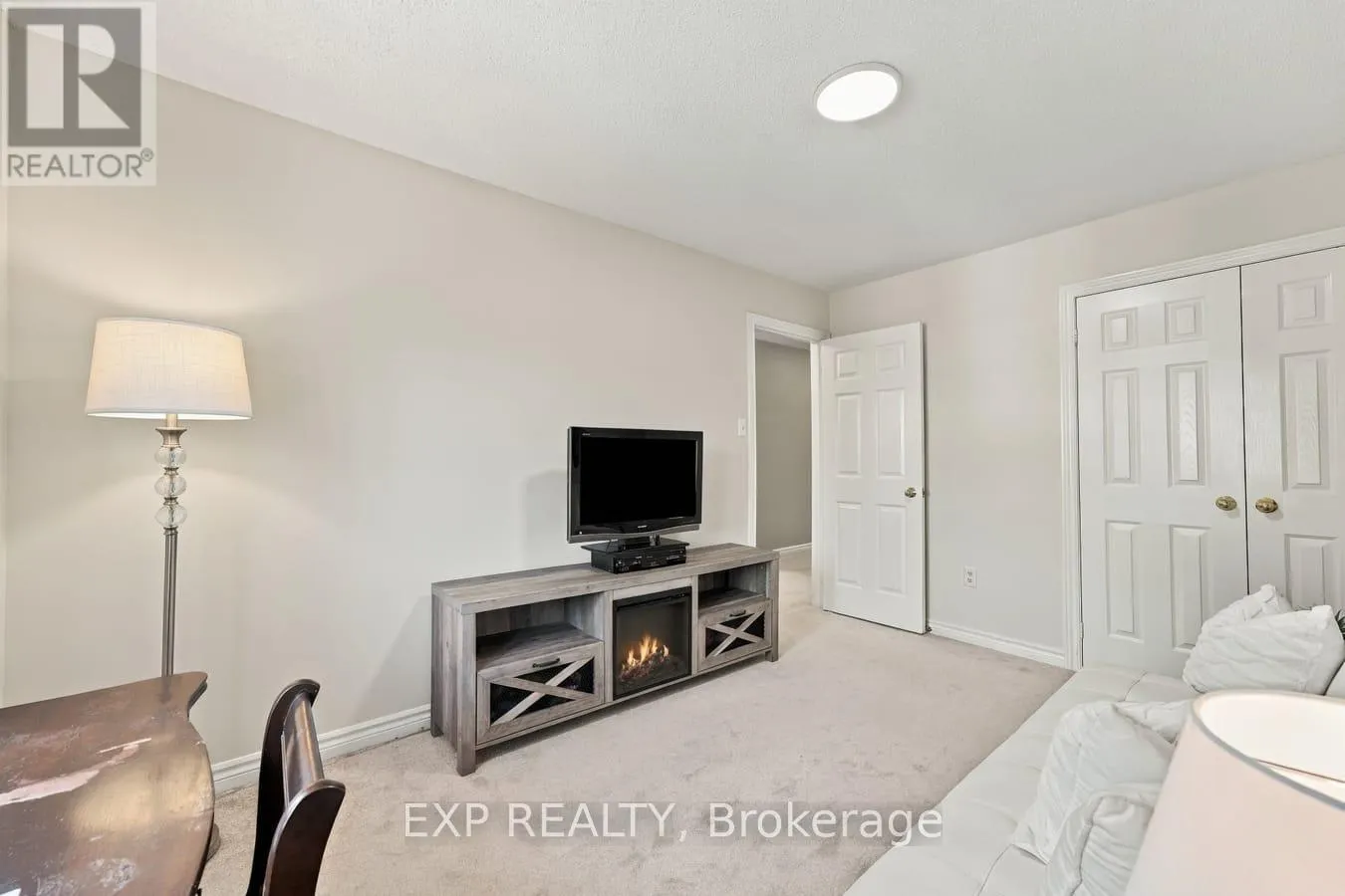 36 SALTZBURG CRESCENT
