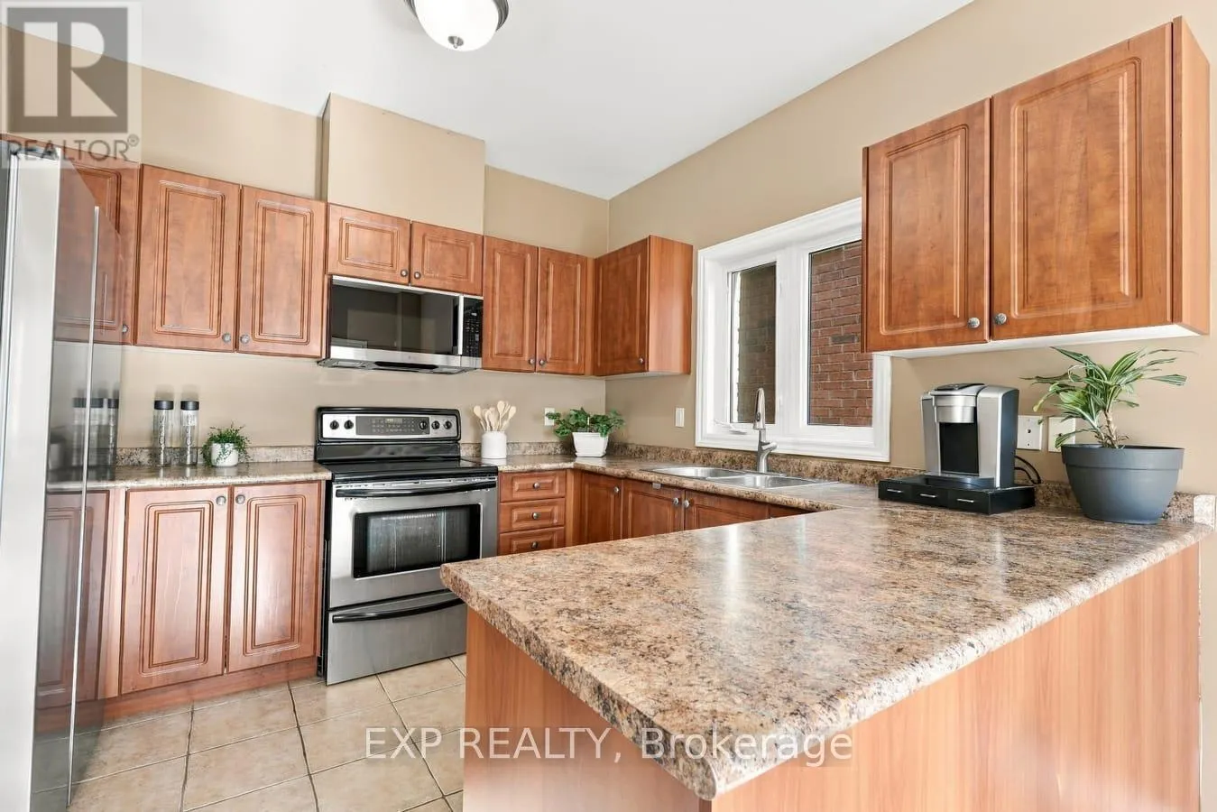 36 SALTZBURG CRESCENT