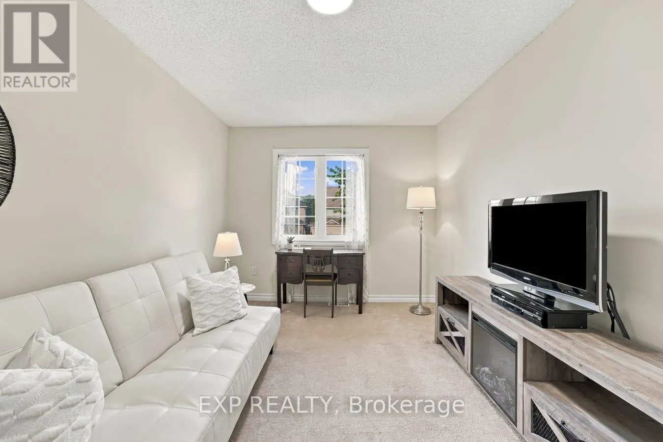 36 SALTZBURG CRESCENT