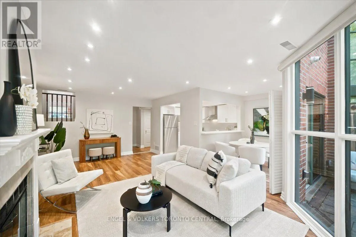 TH18 - 100 ARBORS LANE