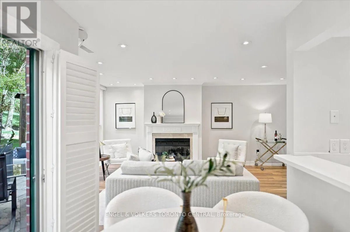 TH18 - 100 ARBORS LANE