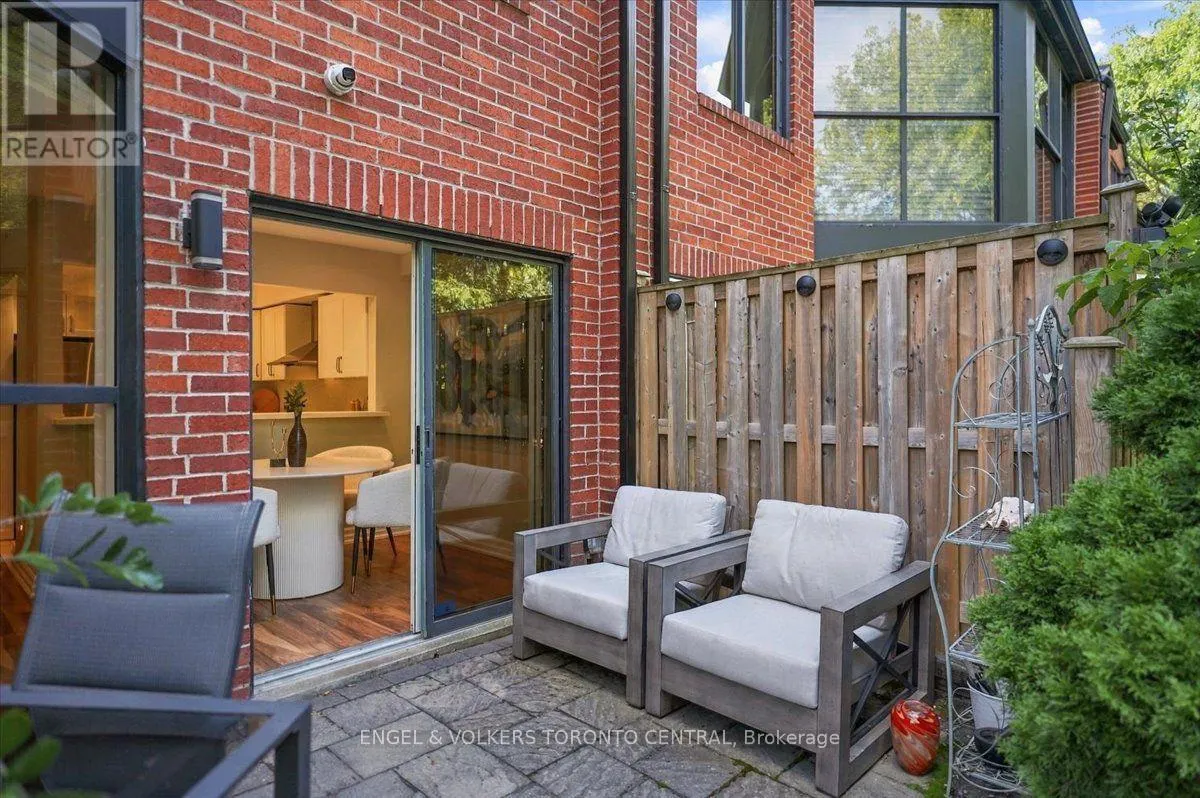 TH18 - 100 ARBORS LANE