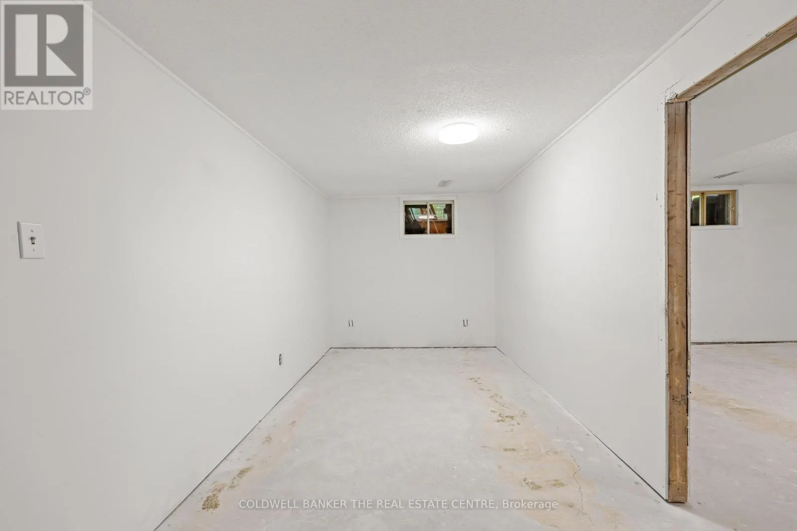 3211 COWAN AVENUE