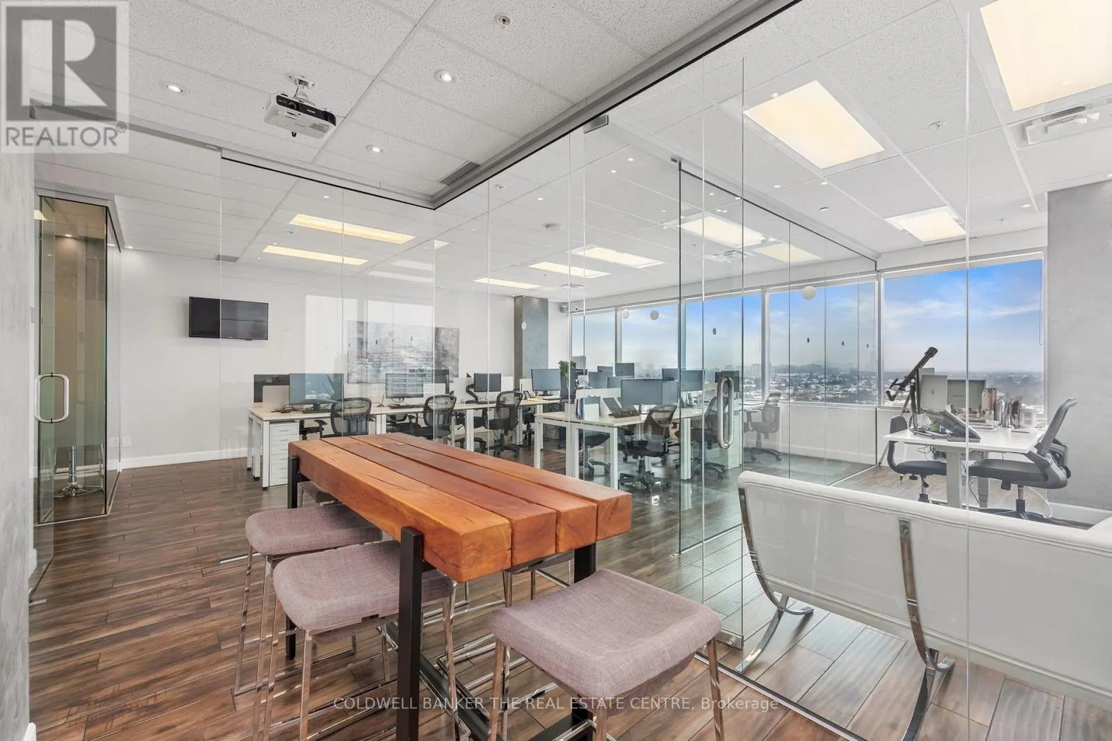 812 - 7191 YONGE STREET