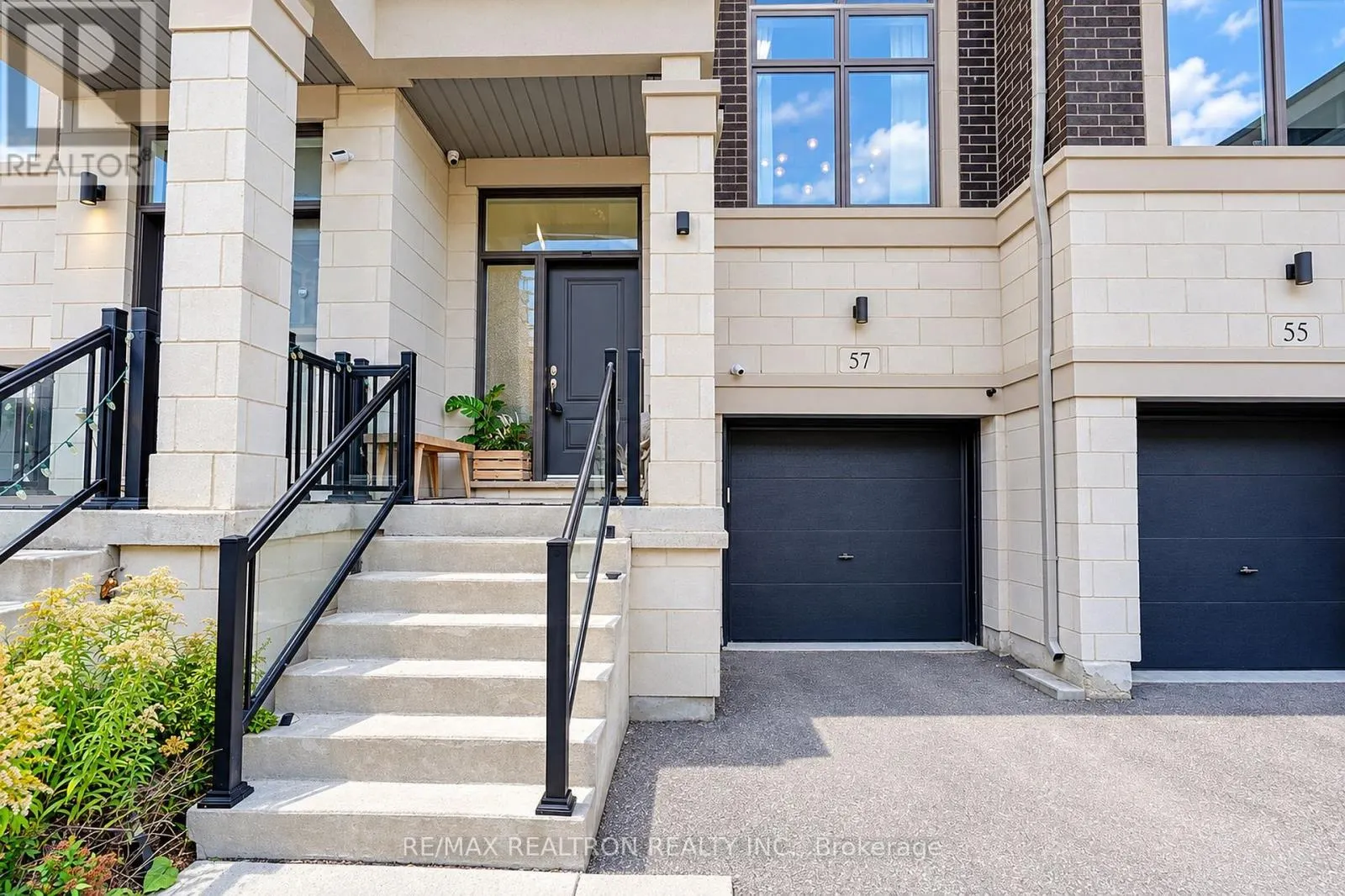 57 ARMILLO PLACE