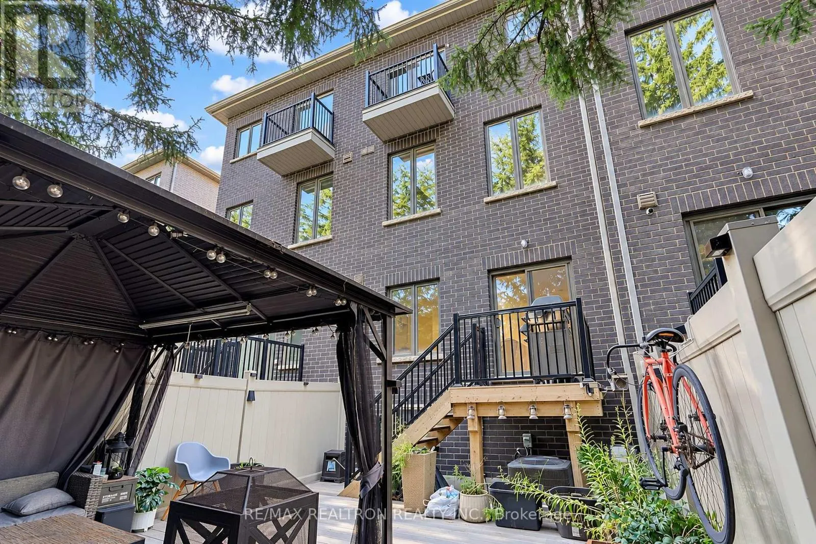 57 ARMILLO PLACE