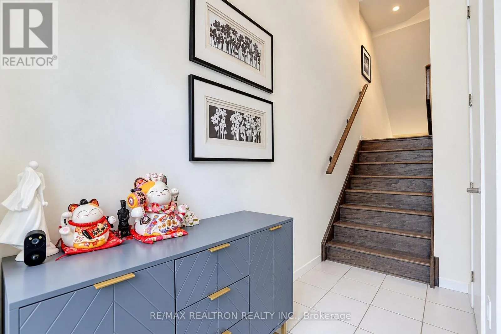 57 ARMILLO PLACE