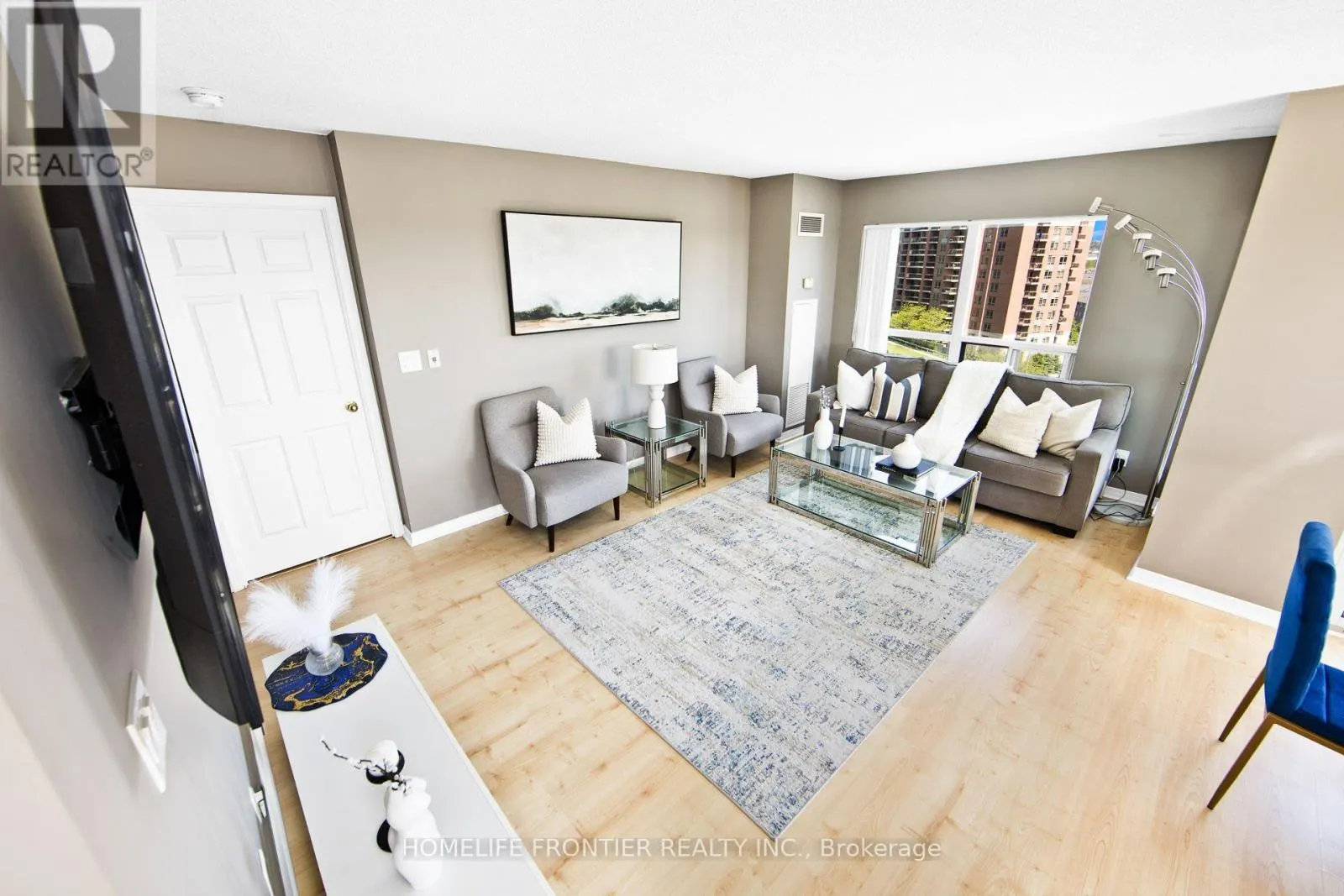 1117 - 185 ONEIDA CRESCENT