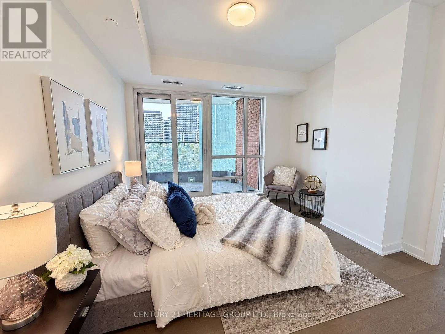 325 - 8888 YONGE STREET