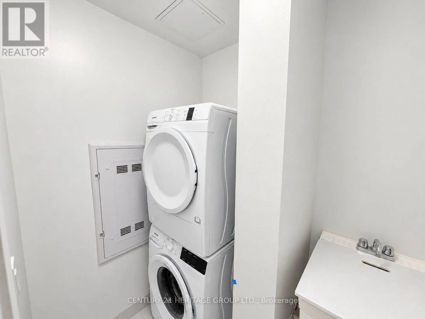 325 - 8888 YONGE STREET