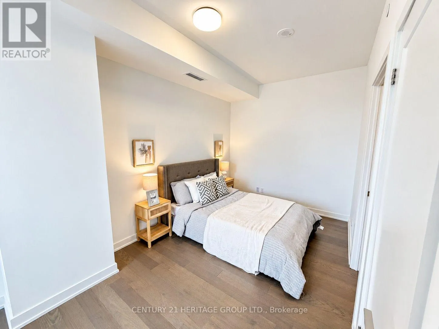 325 - 8888 YONGE STREET