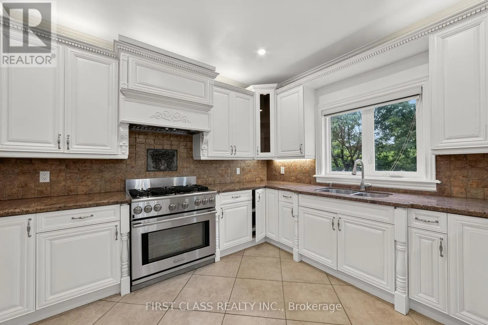 67 BLACK WALNUT CRESCENT