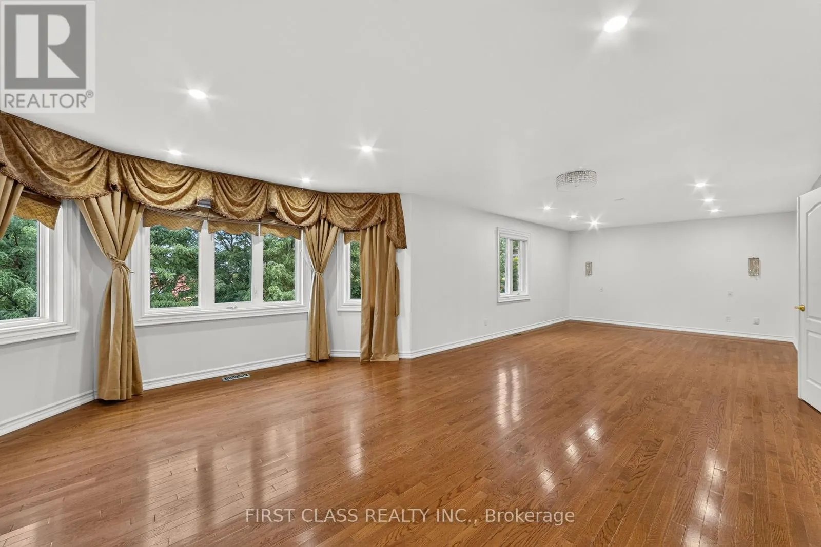 67 BLACK WALNUT CRESCENT
