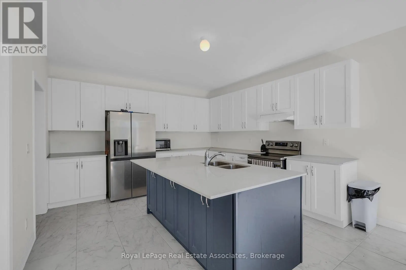 1418 DAVIS LOOP