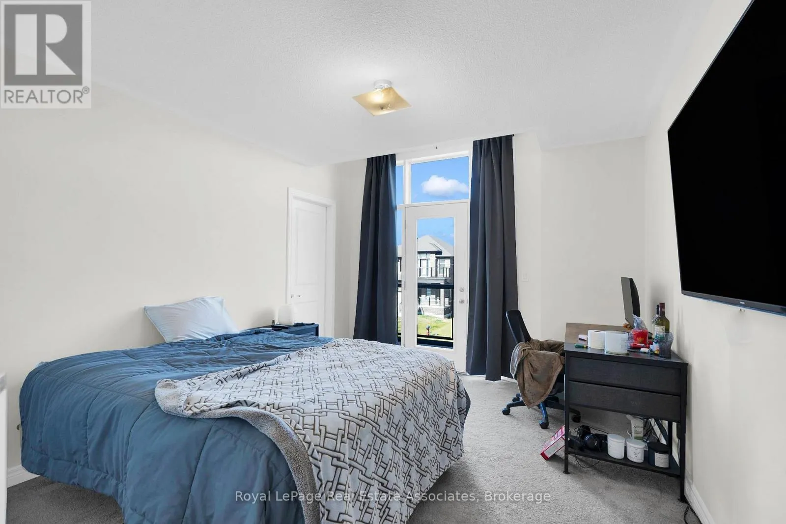 1418 DAVIS LOOP