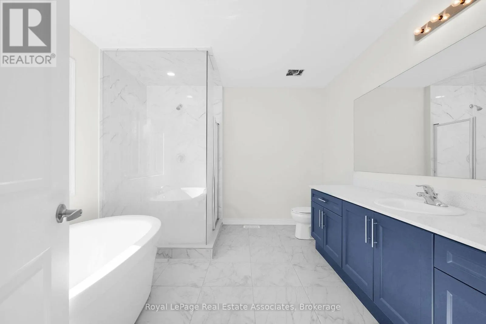 1418 DAVIS LOOP