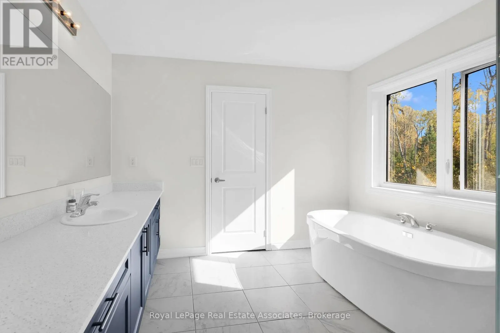 1418 DAVIS LOOP