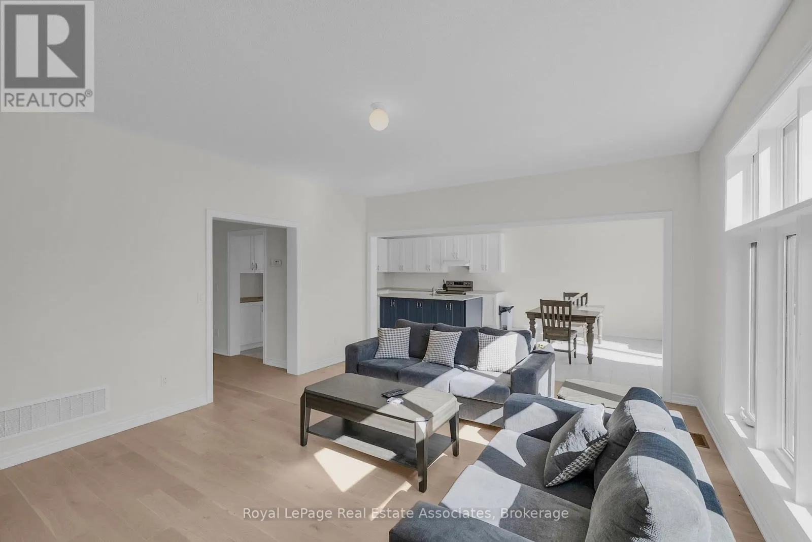 1418 DAVIS LOOP
