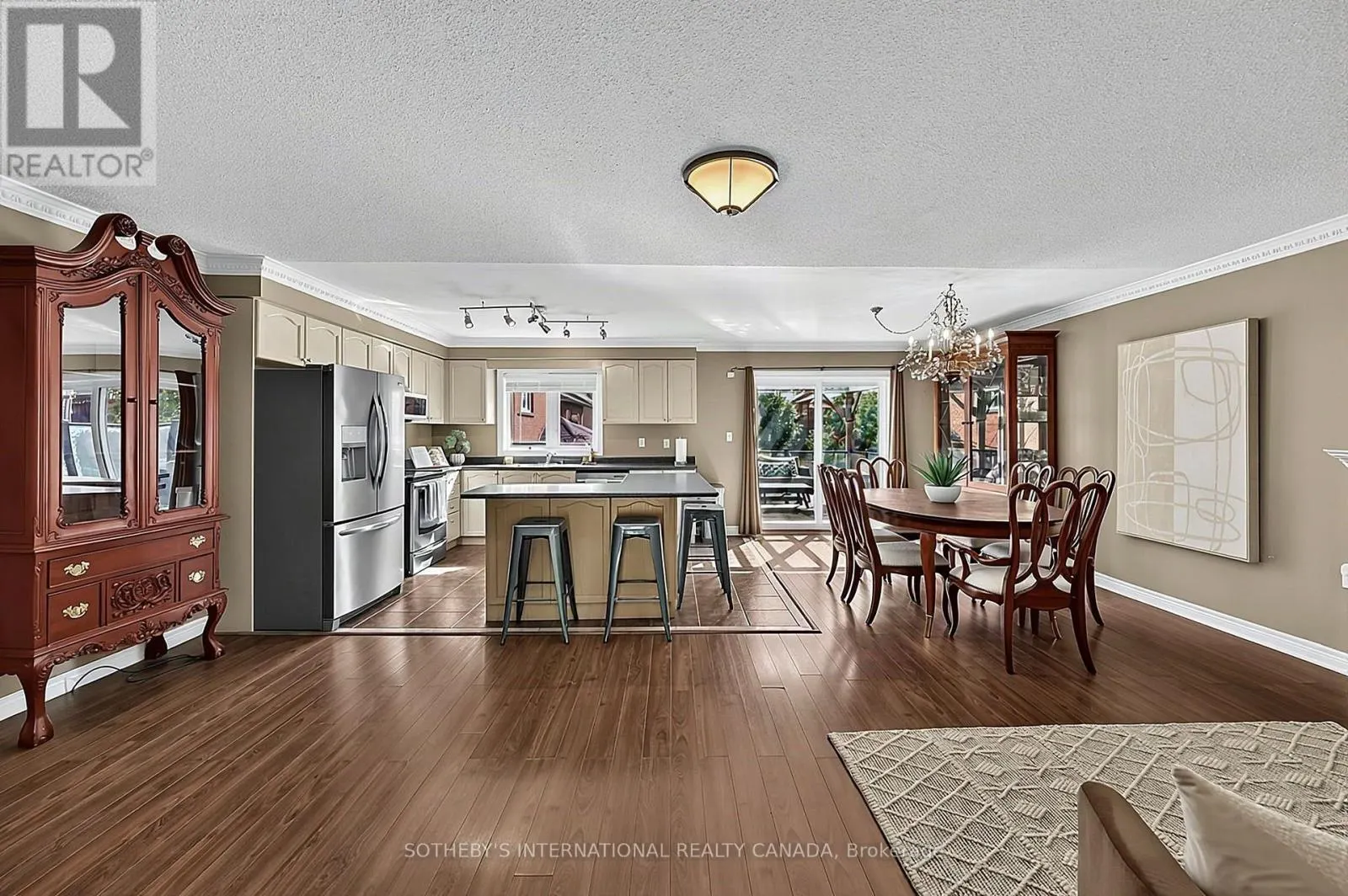 4 BRECKEN DRIVE