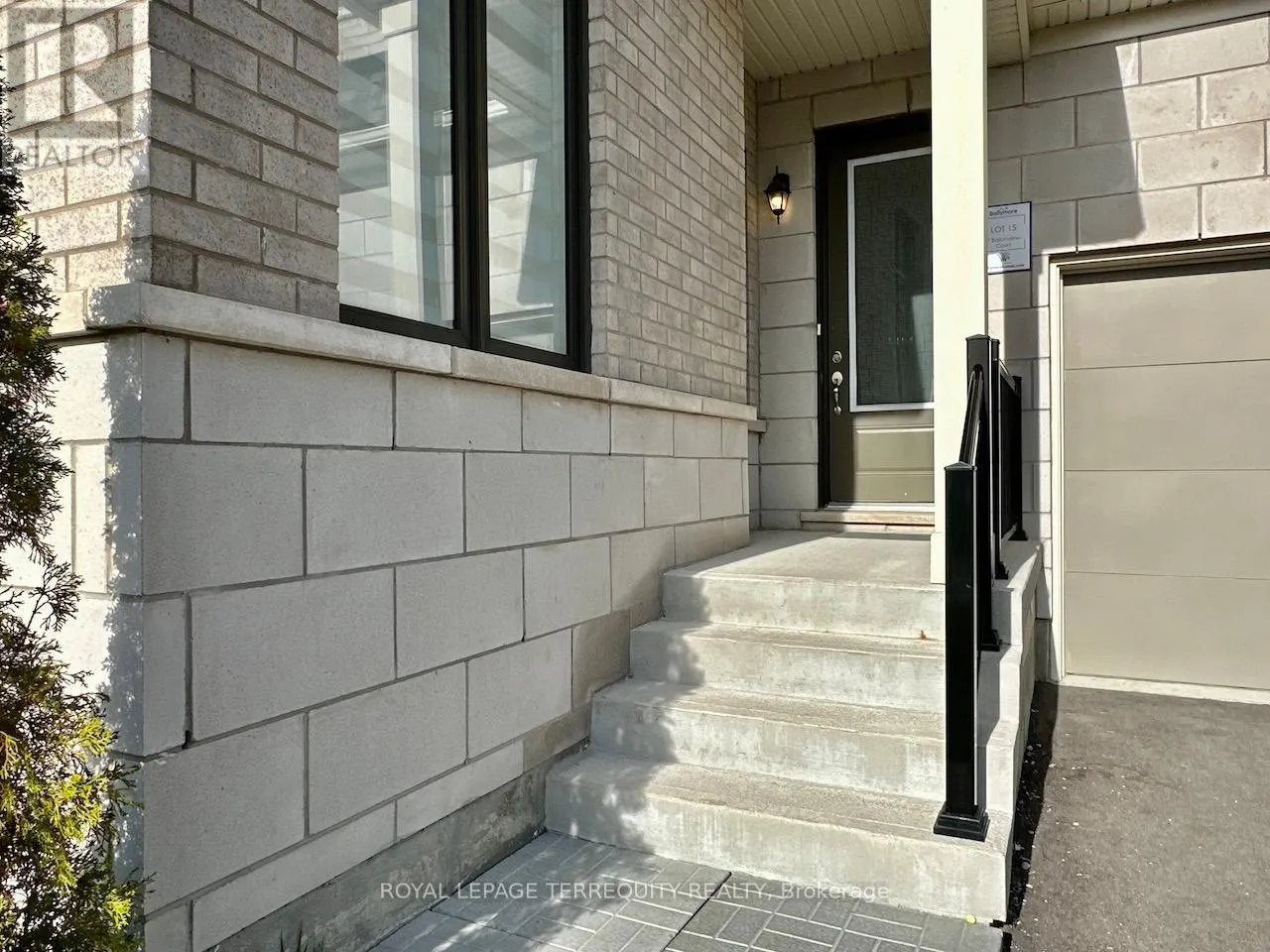 7 BALLANVIEW COURT