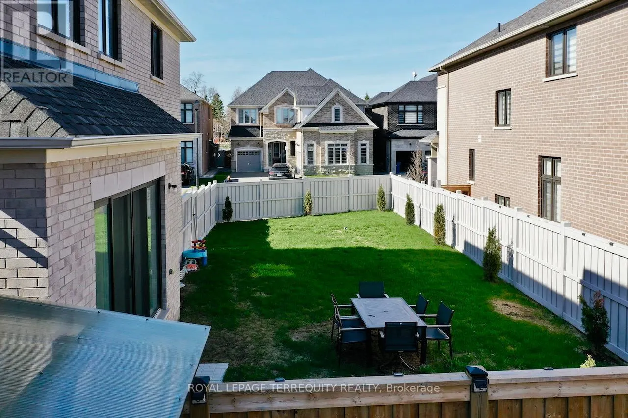 7 BALLANVIEW COURT