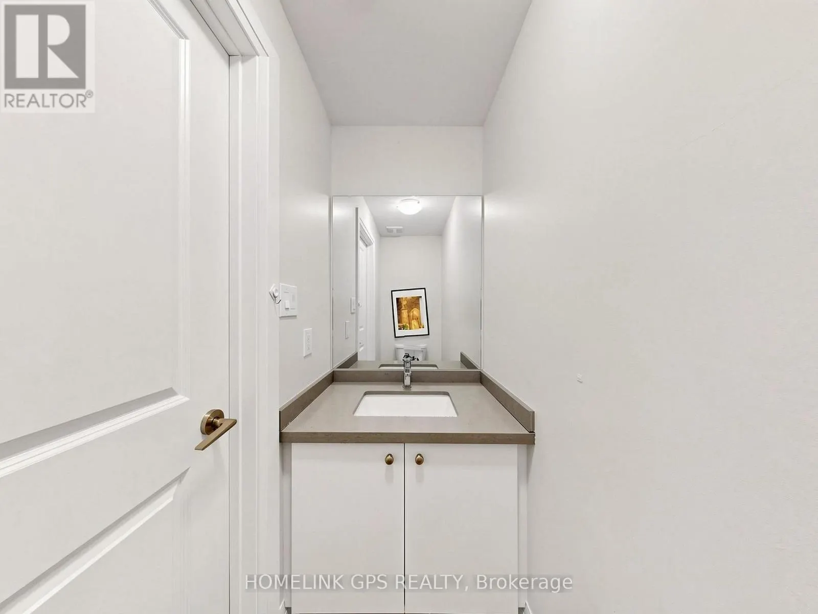 12 HOSTEL LANE