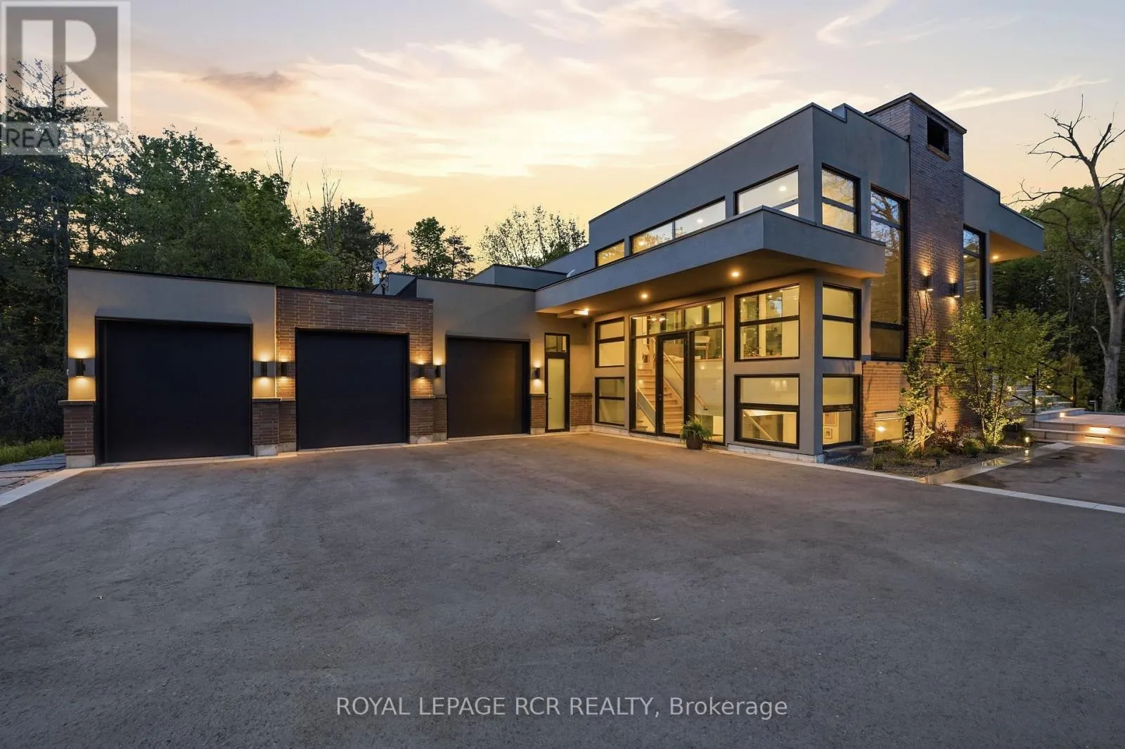 3404 VIVIAN ROAD