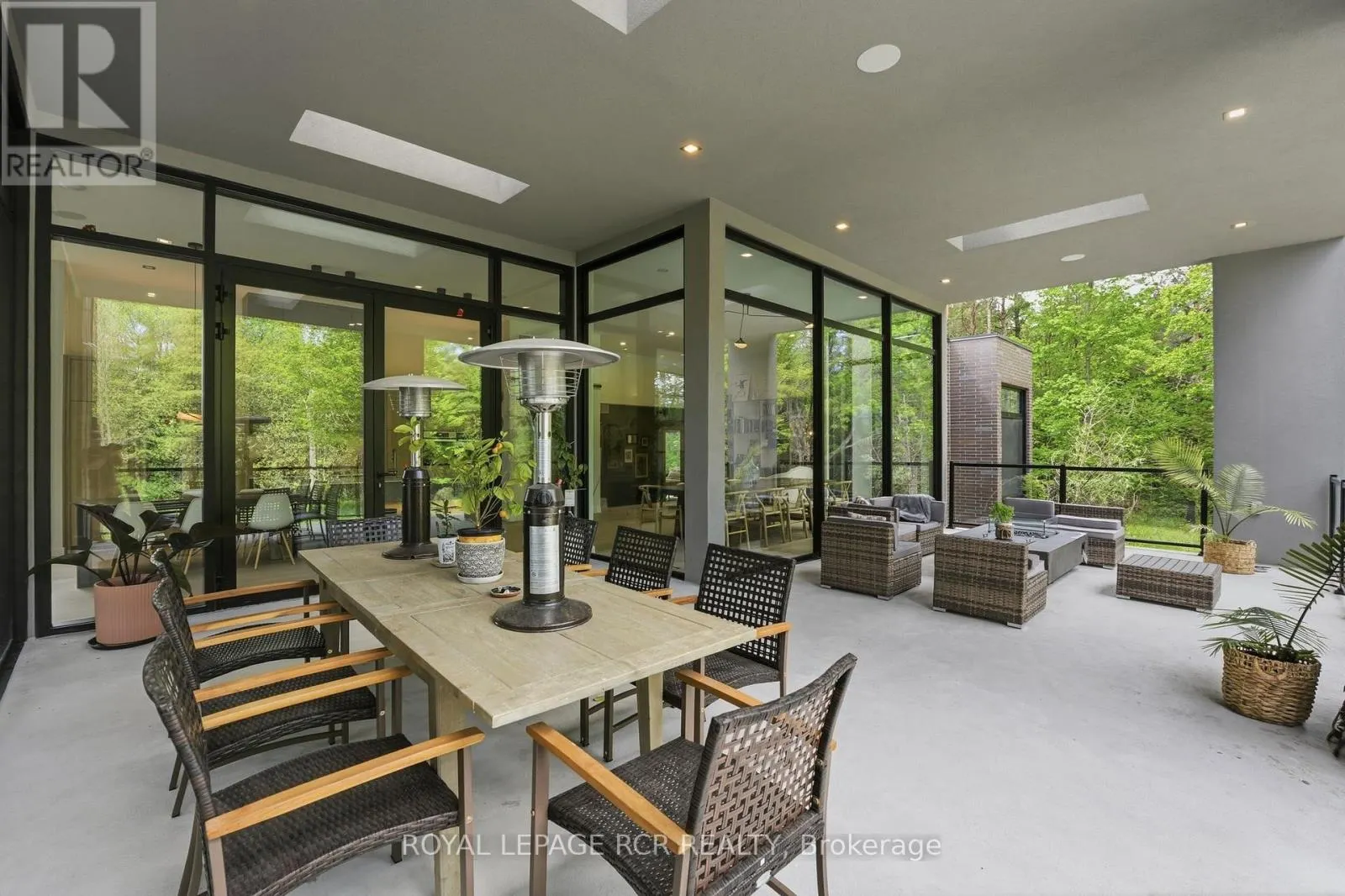 3404 VIVIAN ROAD
