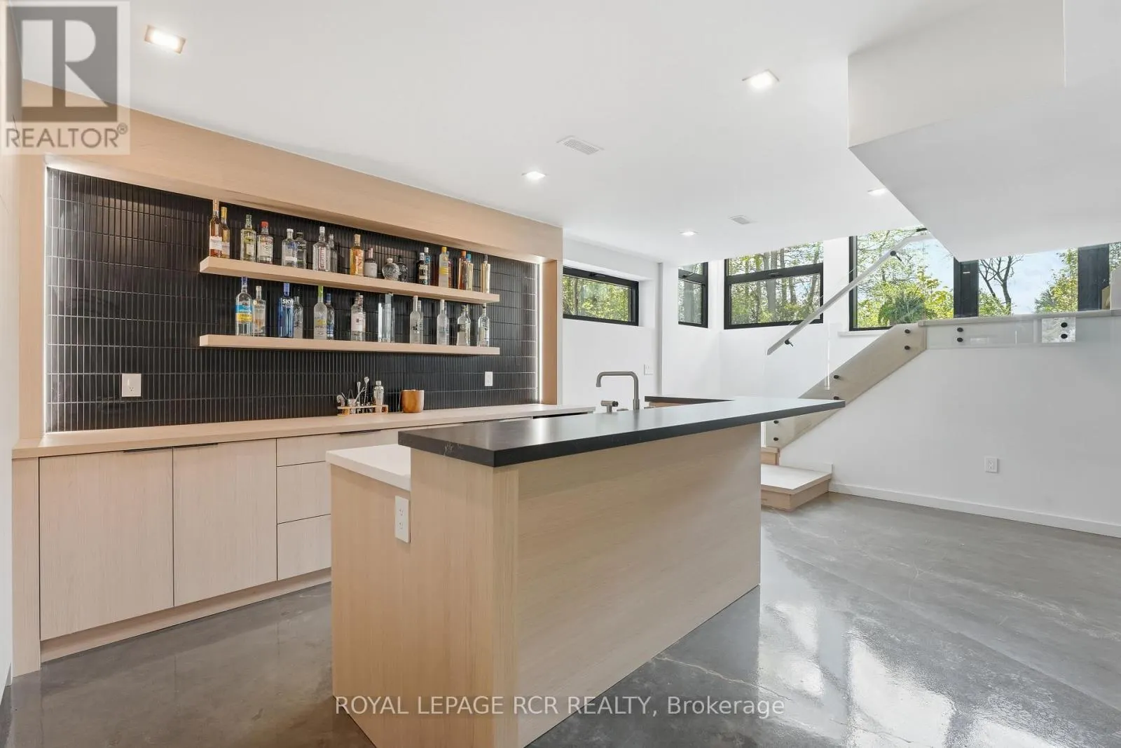 3404 VIVIAN ROAD