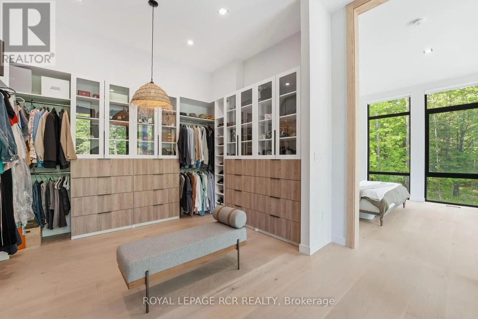 3404 VIVIAN ROAD