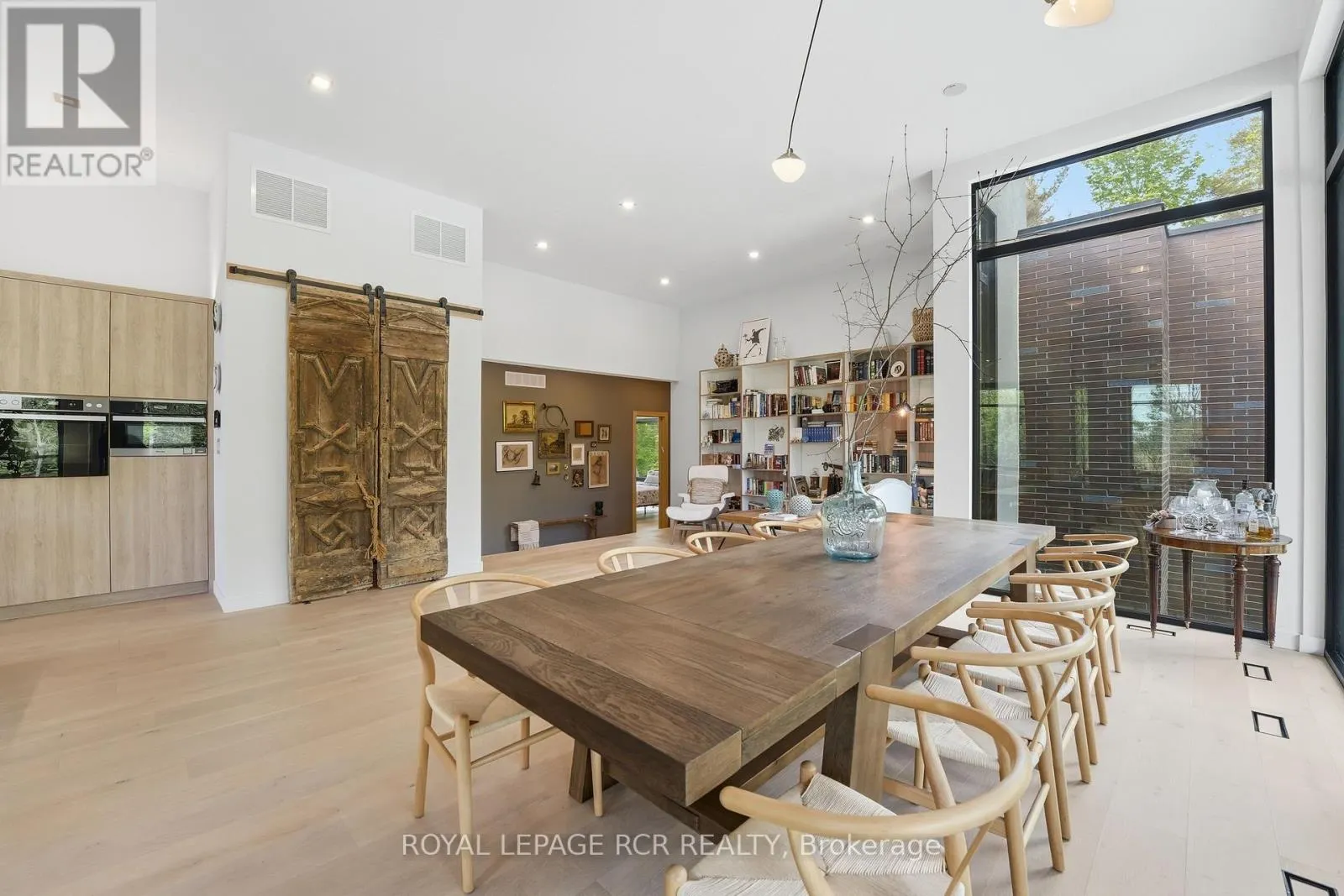 3404 VIVIAN ROAD