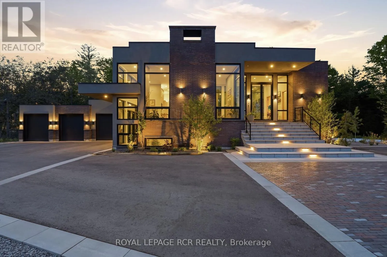 3404 VIVIAN ROAD