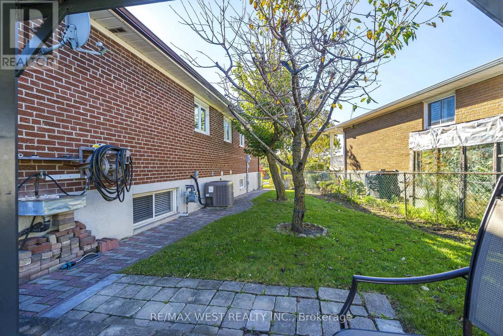 112 HARRIS CRESCENT