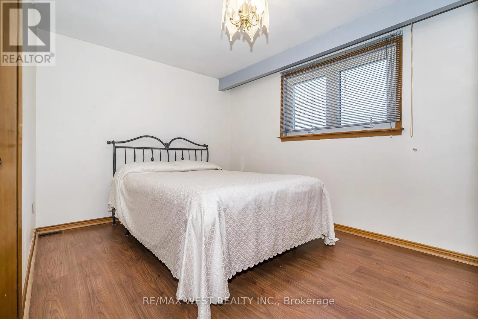 112 HARRIS CRESCENT