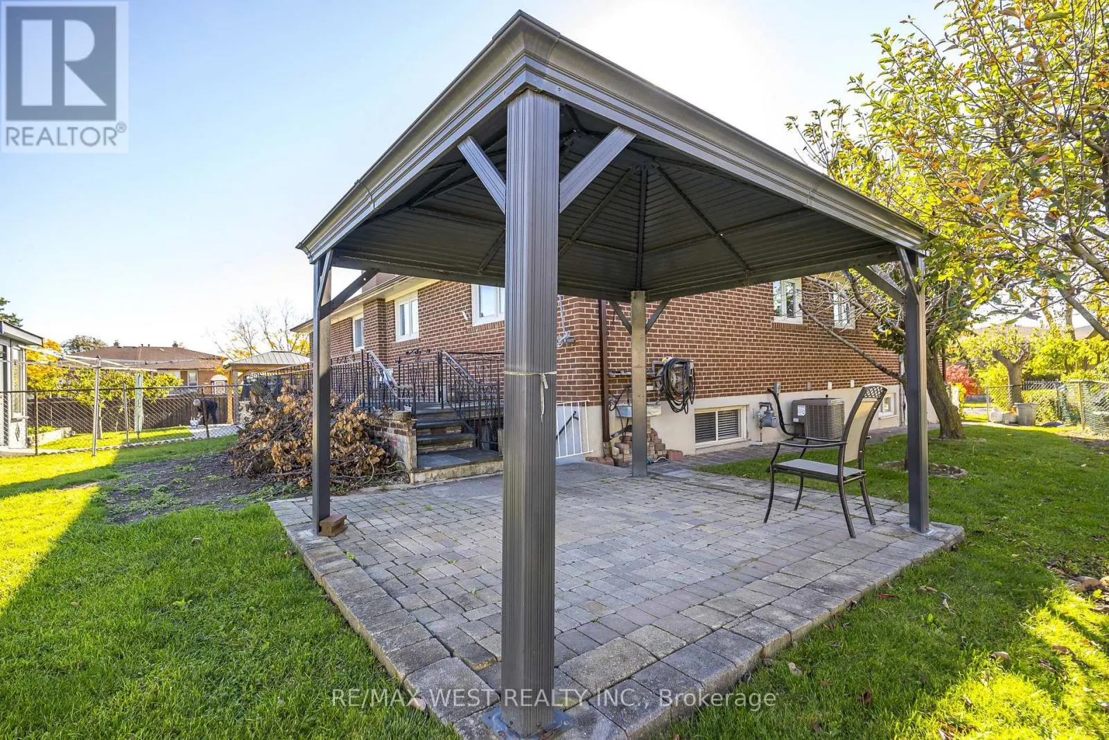 112 HARRIS CRESCENT