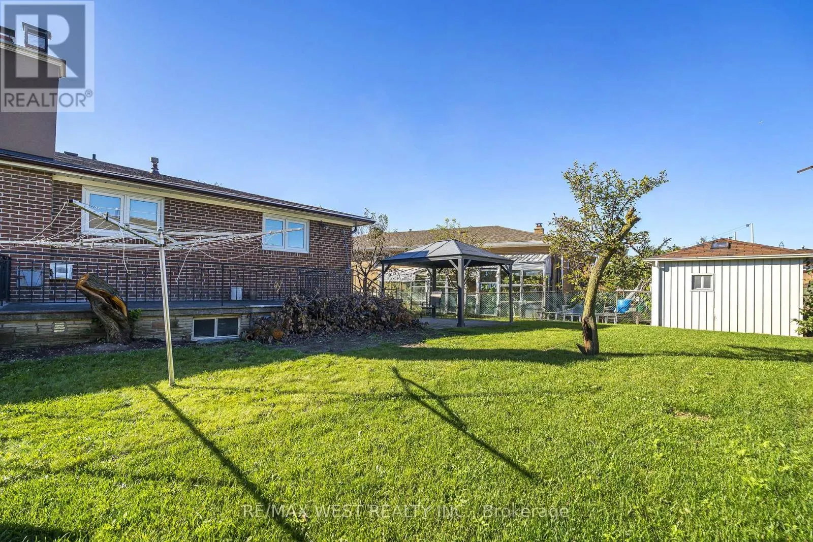 112 HARRIS CRESCENT