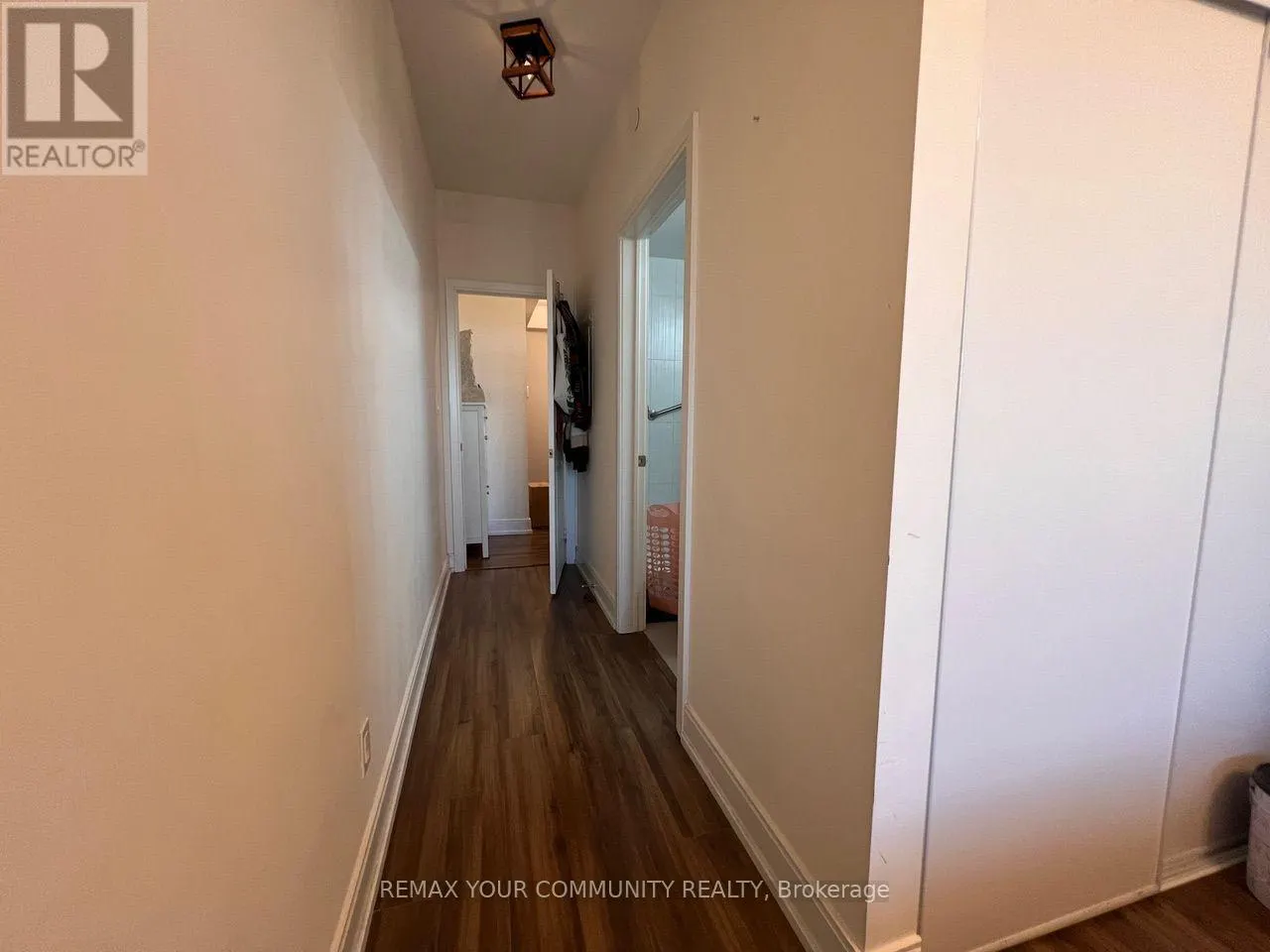 1602B - 9600 YONGE STREET