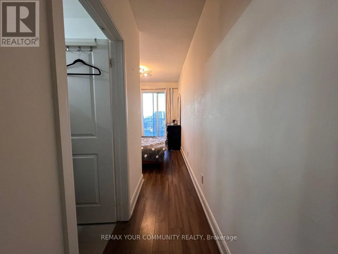 1602B - 9600 YONGE STREET